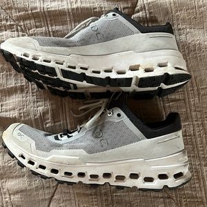 Oncloud ladies size 9